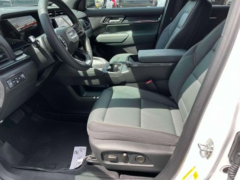 New 2026 GMC Terrain AT4 w/ LPO, Floor Liner Package image 22