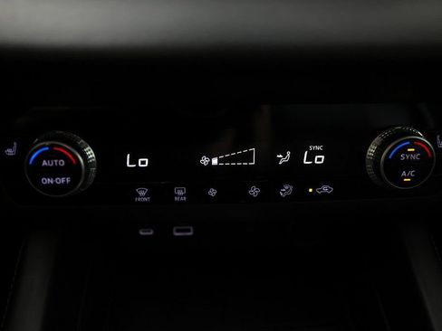 Used 2024 Mitsubishi Outlander SE image 27