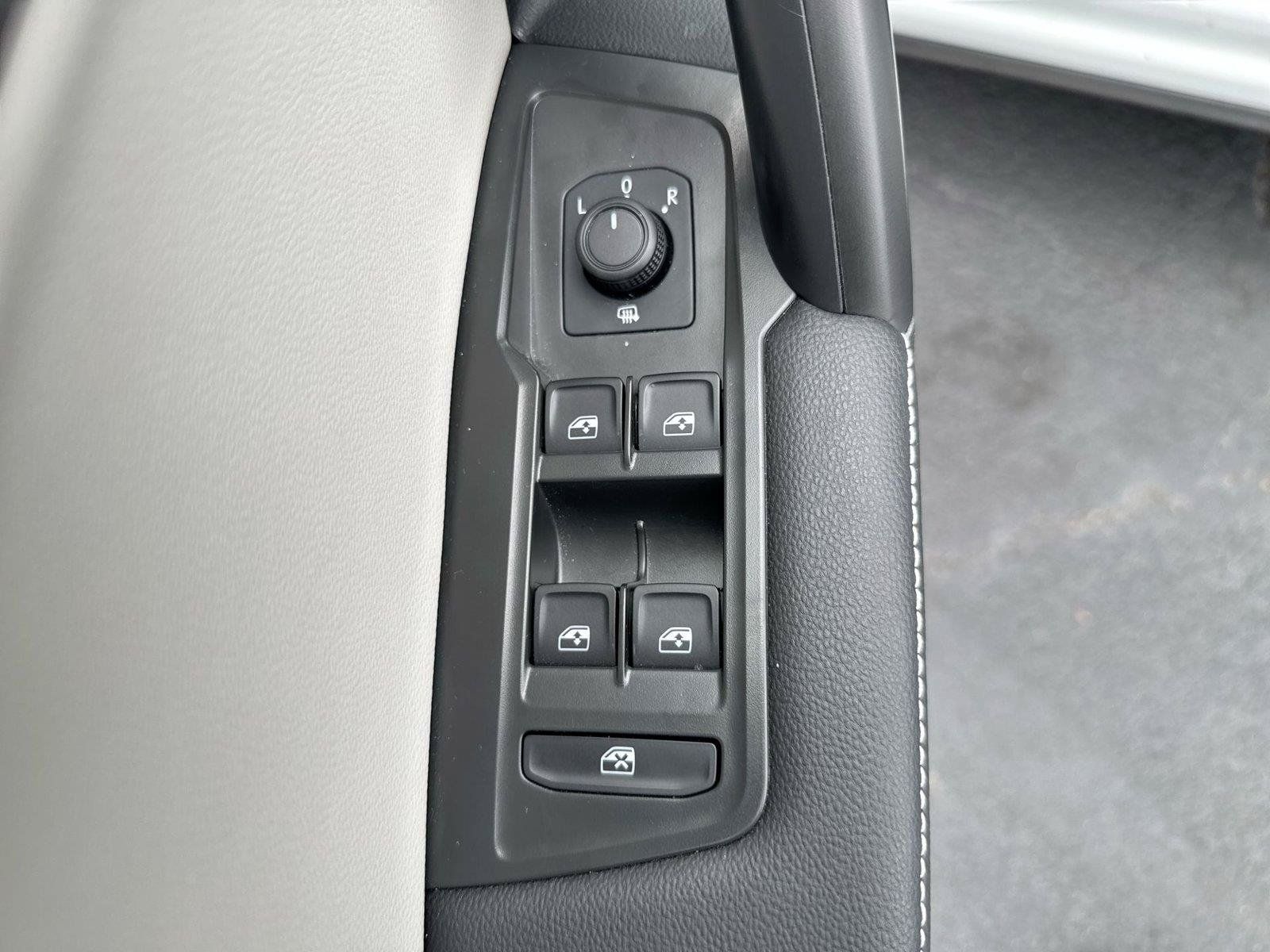 Used 2024 Volkswagen Tiguan S FWD image 5
