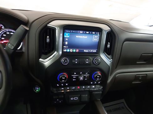 Used 2021 Chevrolet Silverado 1500 LTZ image 20