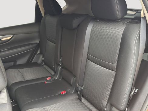 Used 2020 Nissan Rogue SV w/ Premium Package image 20