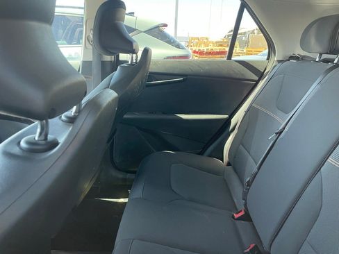 Used 2023 Kia Niro LX image 6