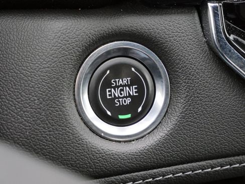 Used 2023 Chevrolet Colorado LT w/ LT Convenience Package III AWD/4WD image 27