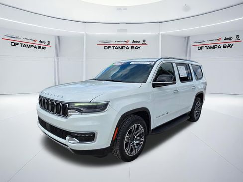 Used 2023 Jeep Wagoneer Series II AWD/4WD image 2