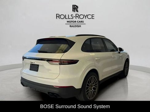 Used 2023 Porsche Cayenne AWD/4WD image 4