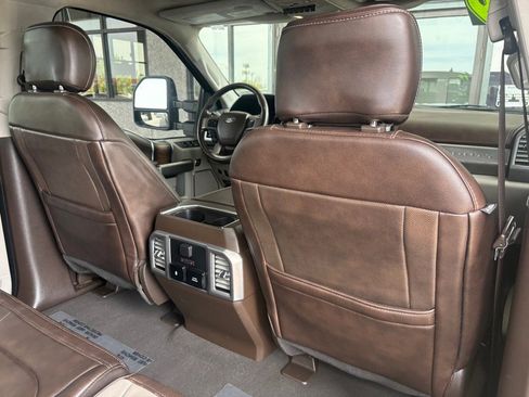 Used 2019 Ford F250 Limited AWD/4WD image 40