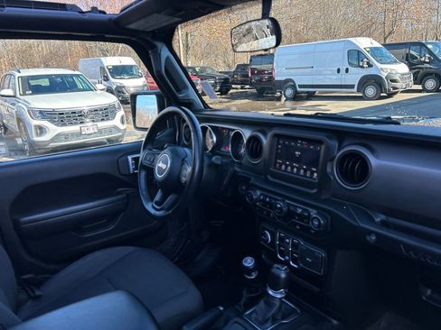 Used 2022 Jeep Wrangler Unlimited Sport AWD/4WD image 32
