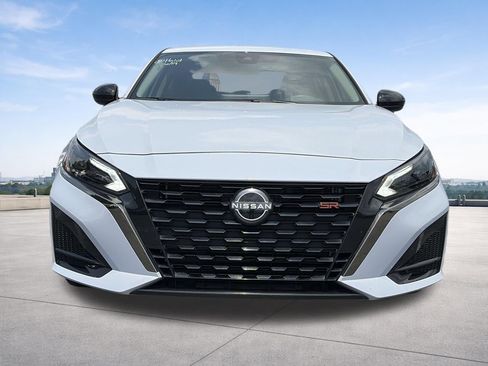 Certified 2025 Nissan Altima 2.5 SR w/ SR Premium Package FWD image 26