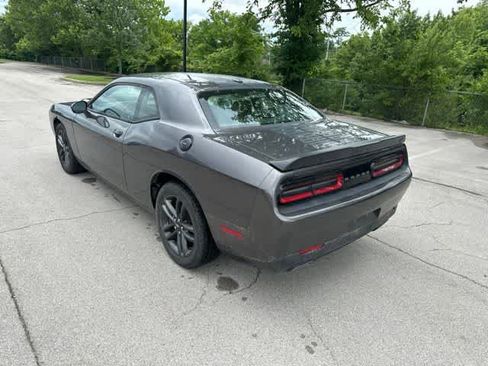 Used 2019 Dodge Challenger SXT w/ Driver Convenience Group AWD/4WD image 17