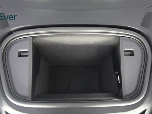 Used 2022 Porsche Taycan RWD image 28