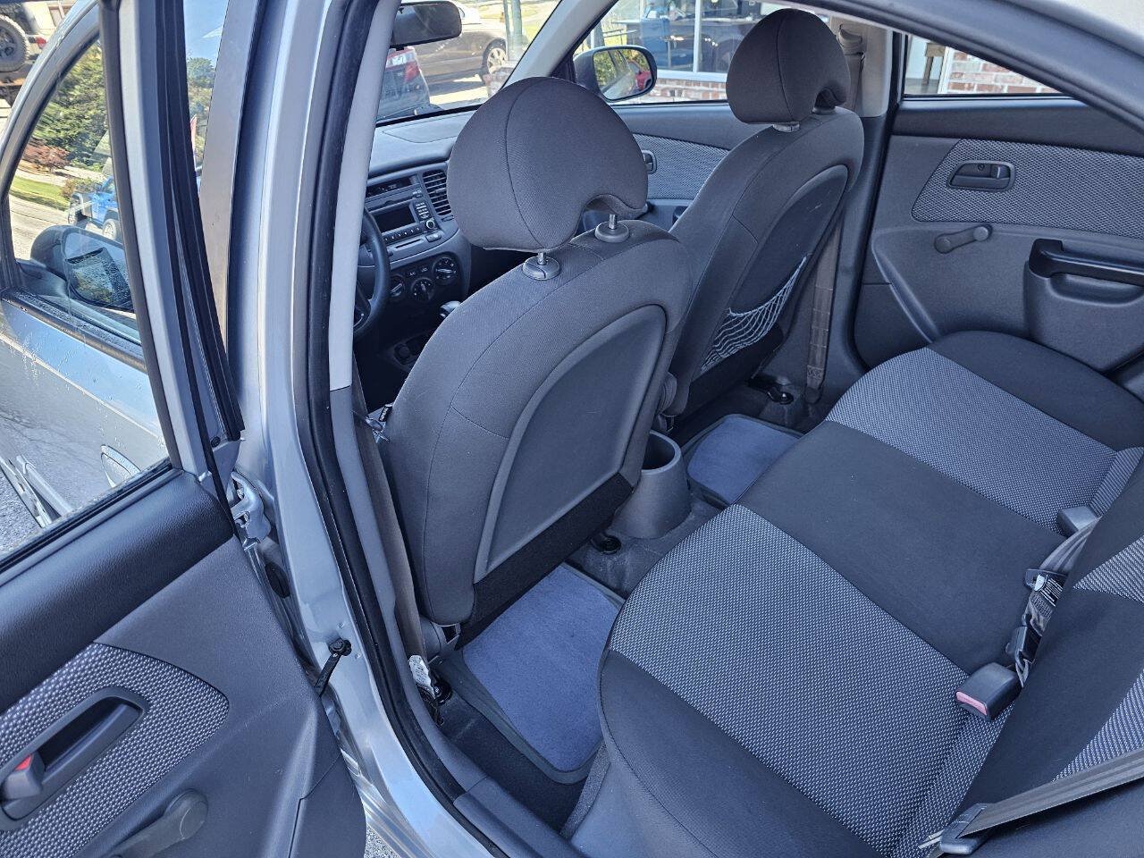 Used 2010 Kia Rio LX FWD image 8