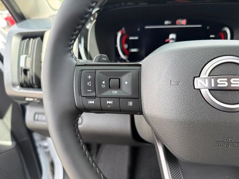Used 2026 Nissan Pathfinder SL w/ SL Premium Package AWD/4WD image 16