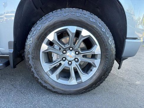 Used 2025 Chevrolet Silverado 1500 High Country w/ Technology Package AWD/4WD image 6