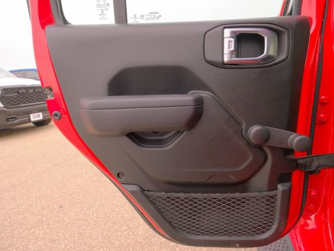 Used 2022 Jeep Wrangler Unlimited Sport image 33