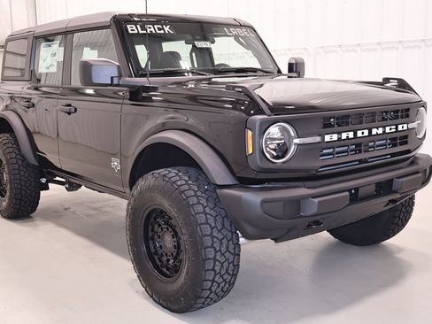 New 2026 Ford Bronco 4-Door AWD/4WD image 3