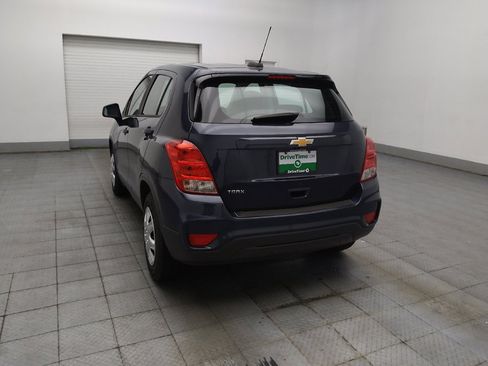 Used 2018 Chevrolet Trax LS FWD image 5