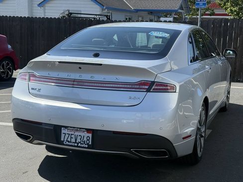Used 2017 Lincoln MKZ Reserve FWD image 5