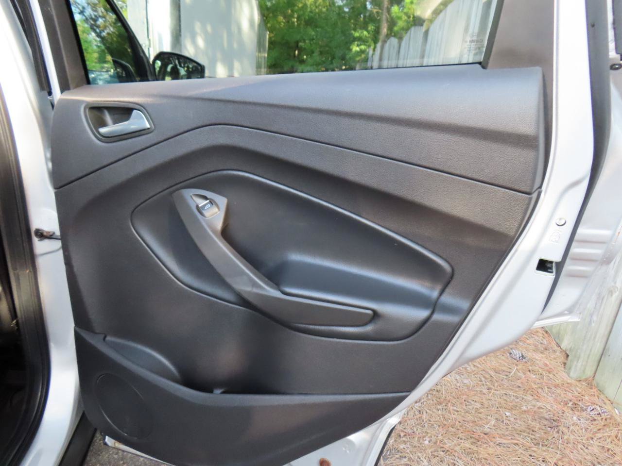 Used 2019 Ford Escape SE FWD image 21