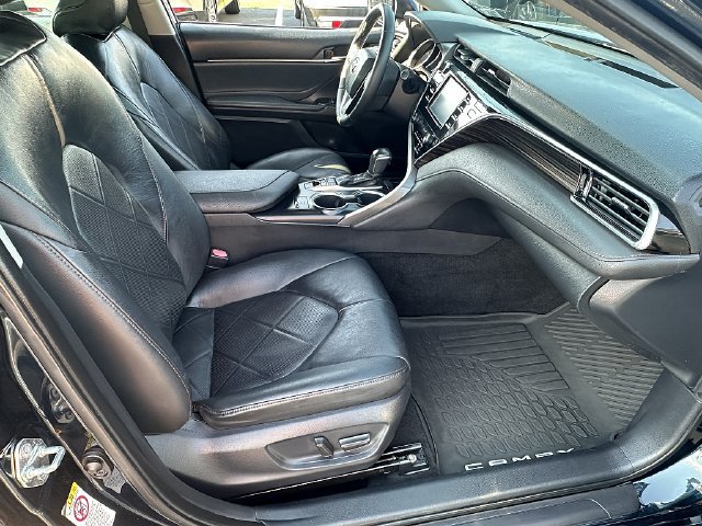 Used 2018 Toyota Camry XLE FWD image 10