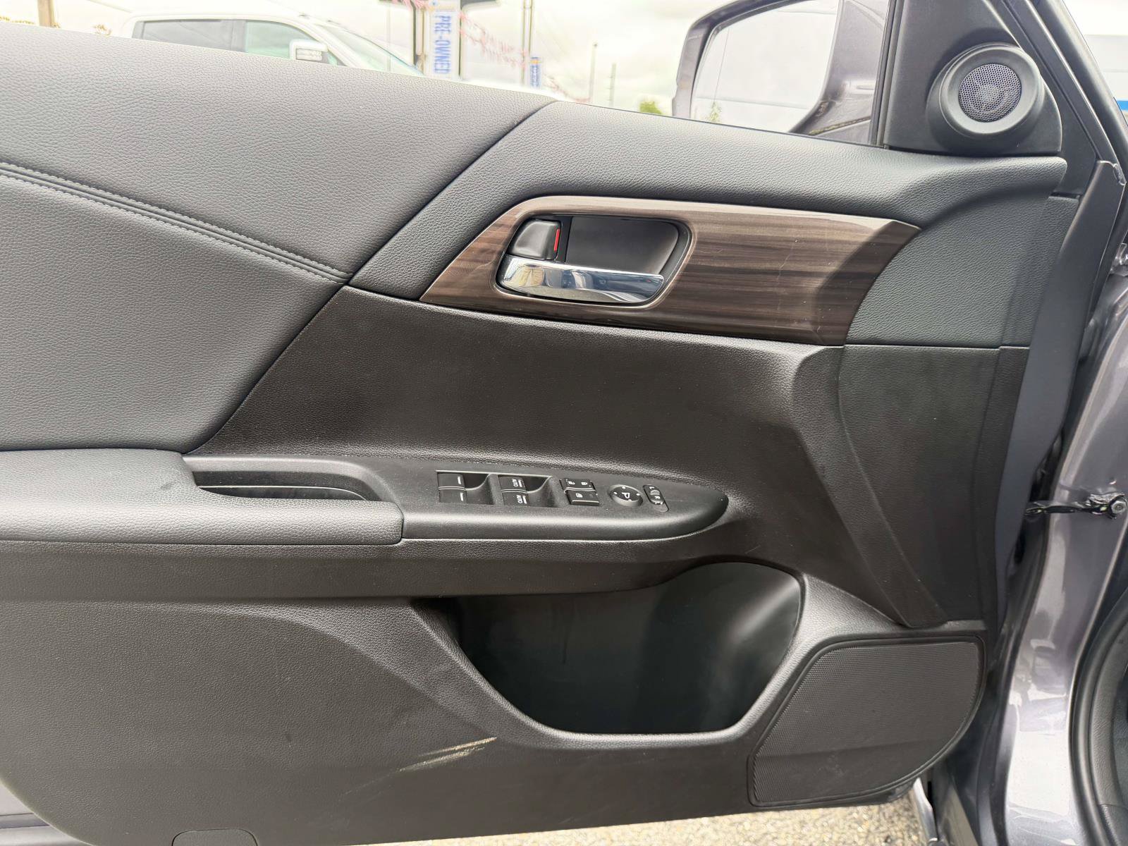 Used 2016 Honda Accord EX image 19