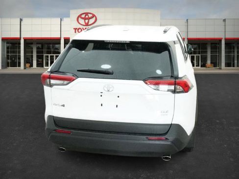 New 2025 Toyota RAV4 XLE image 18