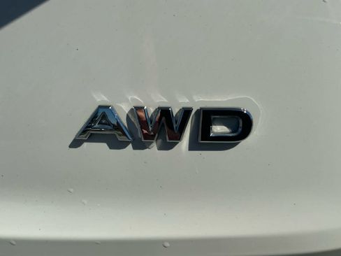 Used 2023 Nissan Rogue S AWD/4WD image 16