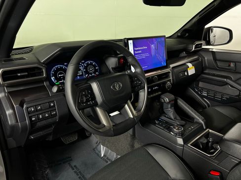 Certified 2025 Toyota 4Runner TRD Off-Road Premium image 12