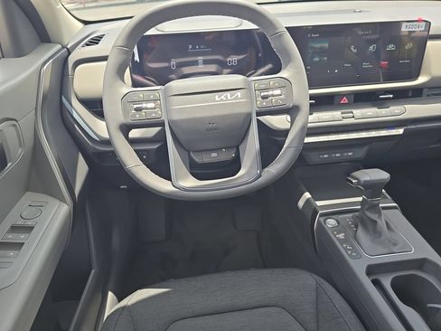 New 2027 Kia Seltos LX FWD image 13