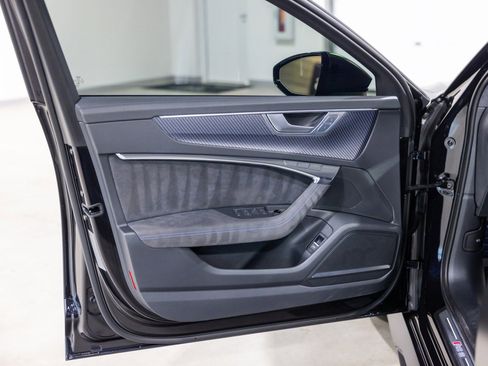 Used 2025 Audi RS 6 performance image 29