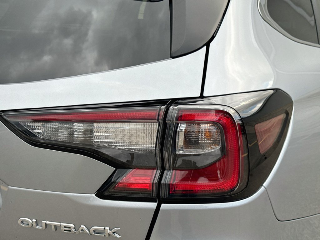 Certified 2025 Subaru Outback Limited AWD/4WD image 34