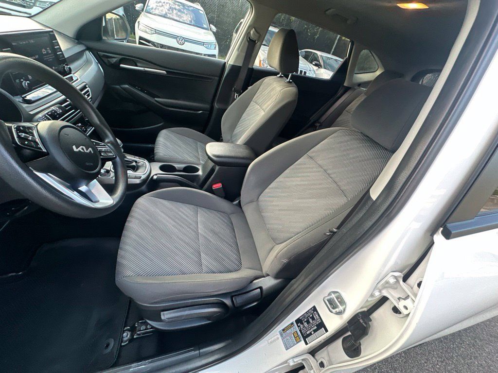 Used 2023 Kia Seltos LX AWD/4WD image 10