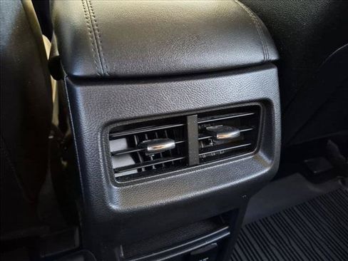 Used 2016 Ford Edge SEL w/ Equipment Group 201A AWD/4WD image 18