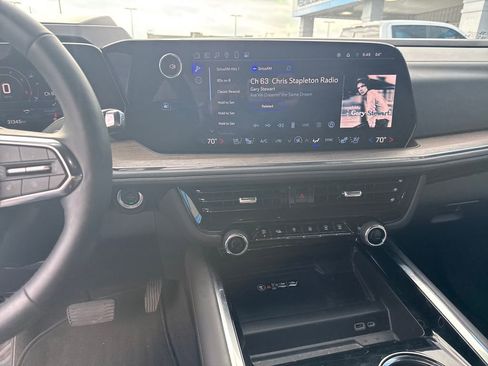 Used 2025 Chevrolet Tahoe High Country image 18