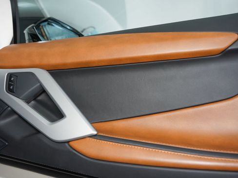 Used 2017 Lamborghini Aventador S image 39