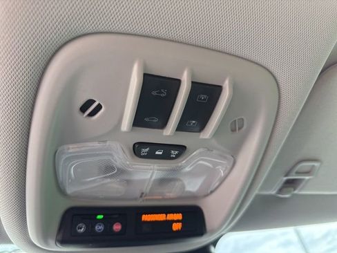 Used 2022 Chevrolet TrailBlazer LT w/ Sun and Liftgate Package image 41