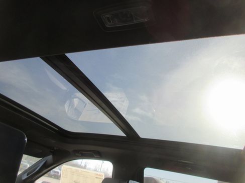 New 2026 GMC Yukon Elevation image 15