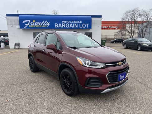Used 2017 Chevrolet Trax LT w/ Driver Confidence Package image 3