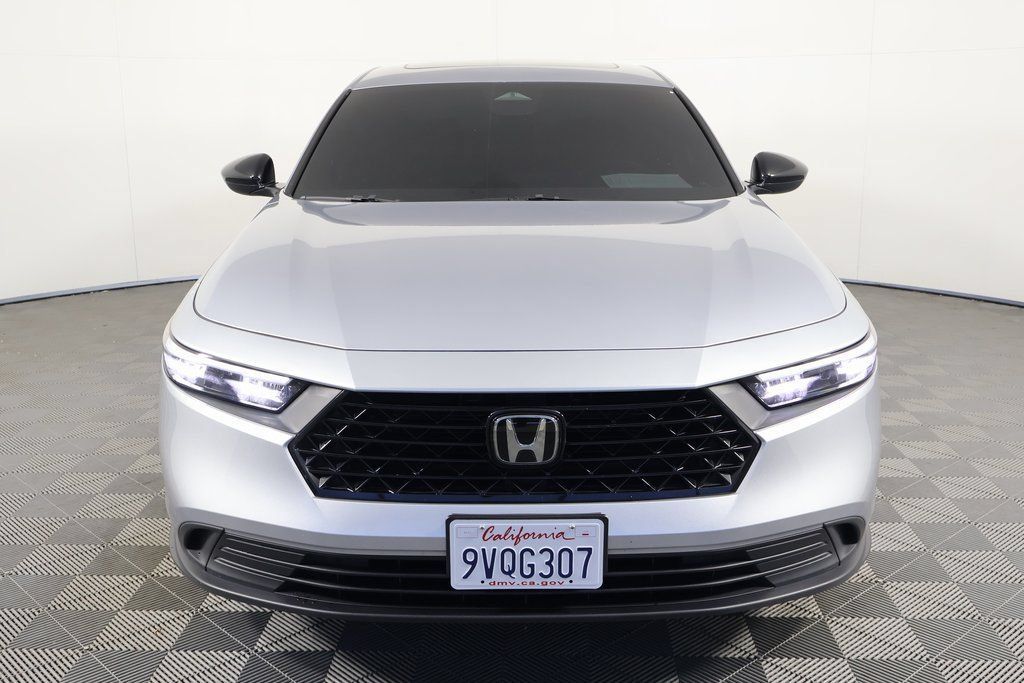 Used 2025 Honda Accord Sport image 2