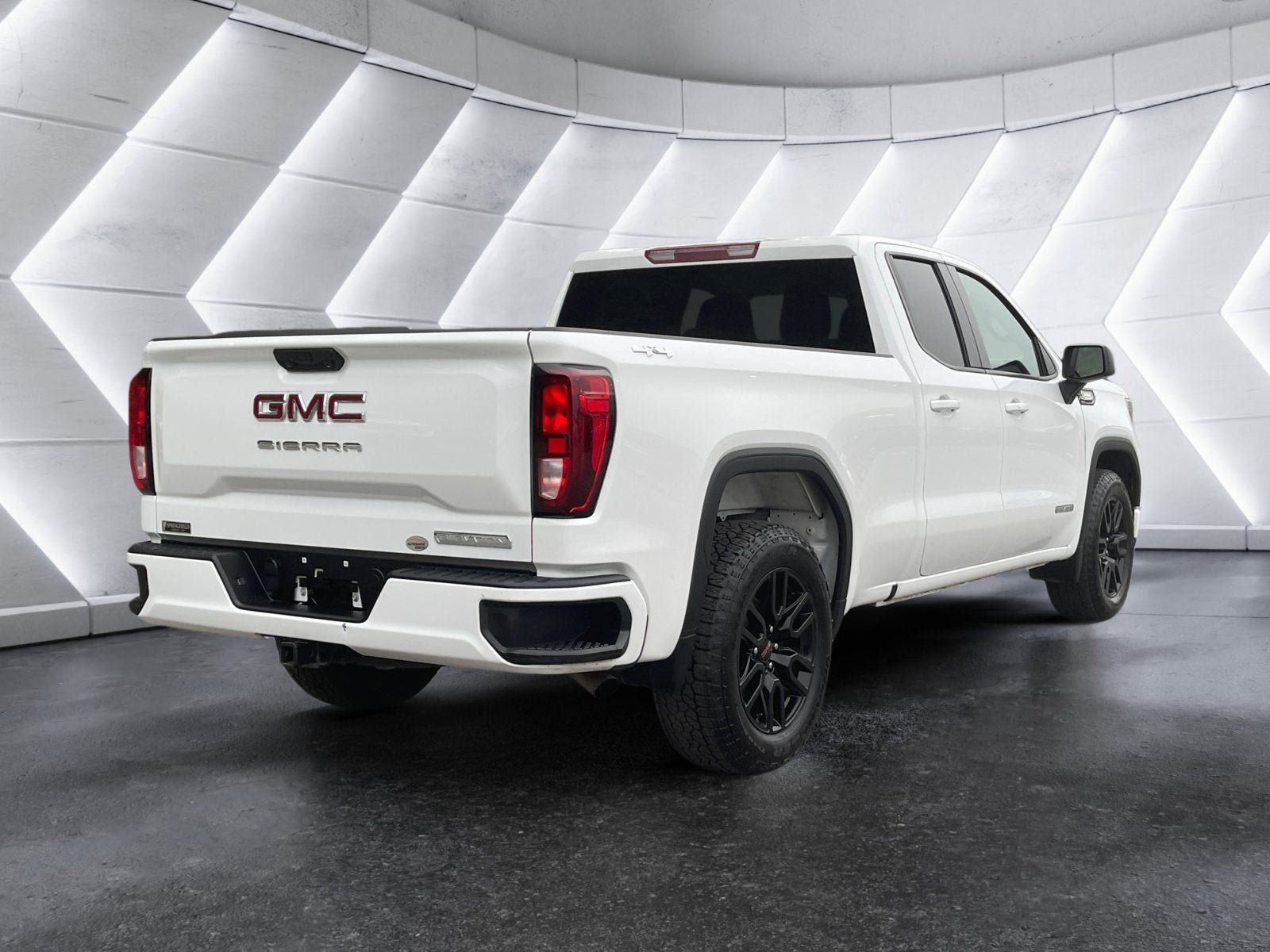 Used 2025 GMC Sierra 1500 Elevation AWD/4WD image 6