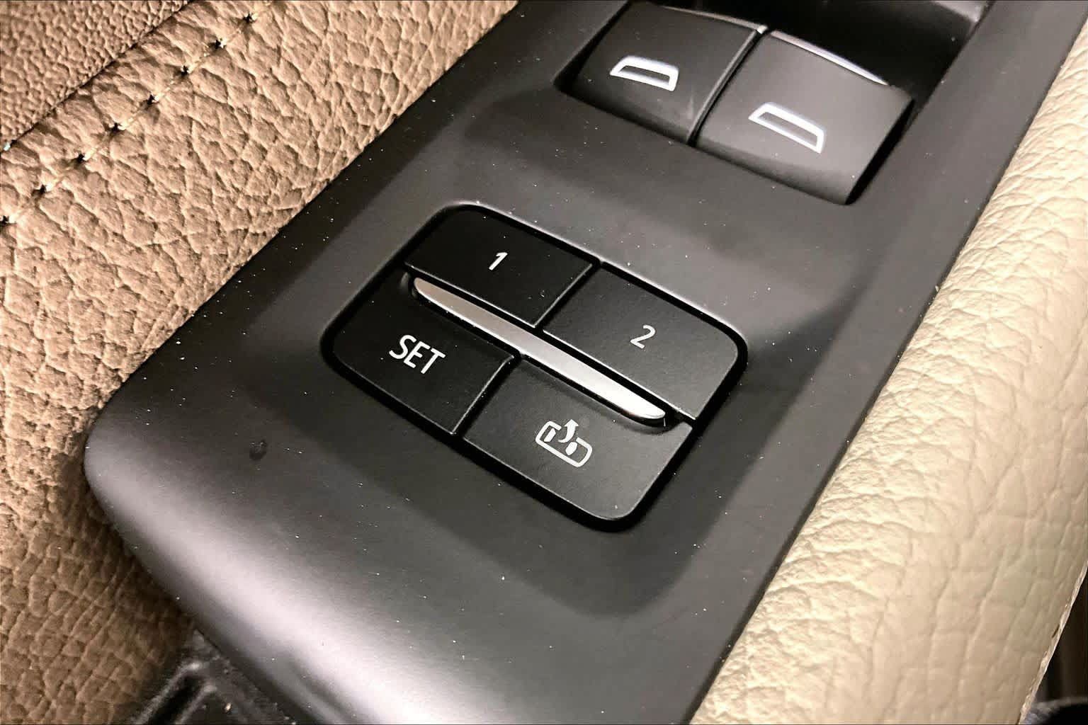 Used 2023 GMC Yukon Denali w/ Max Trailering Package AWD/4WD image 32