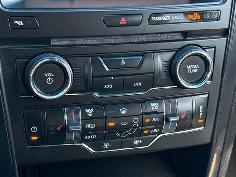 Used 2017 Ford Explorer XLT w/ Equipment Group 202A image 23