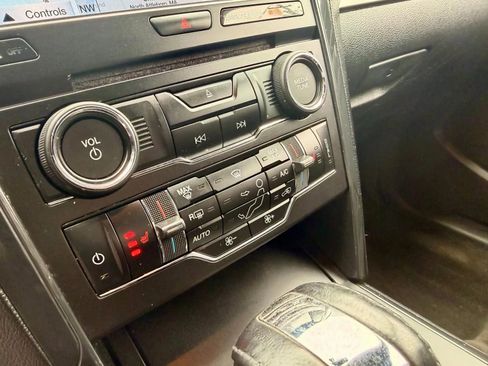 Used 2018 Ford Explorer XLT w/ Equipment Group 202A image 15