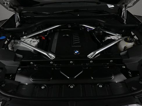 Used 2023 BMW X5 xDrive40i w/ Premium Package image 33