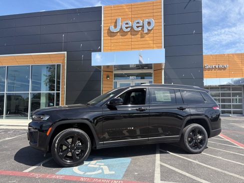 New 2026 Jeep Grand Cherokee L Limited w/ Limited Altitude Package RWD image 1