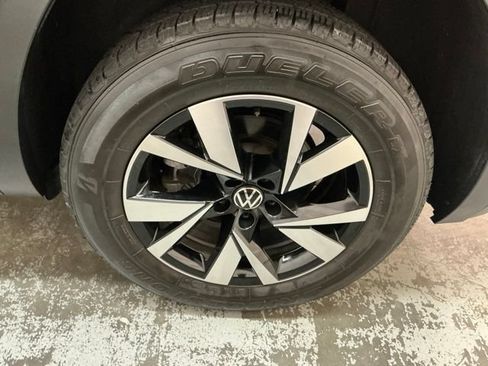 Used 2021 Volkswagen Atlas Cross Sport SE FWD image 11