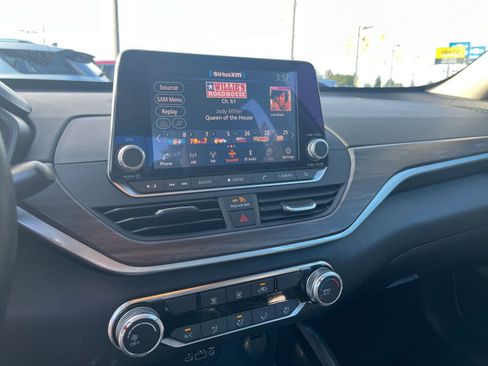 Used 2024 Nissan Altima 2.5 SV image 21