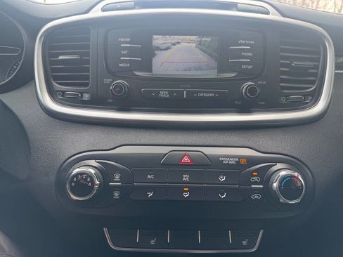 Used 2016 Kia Sorento LX w/ LX Convenience Package image 38