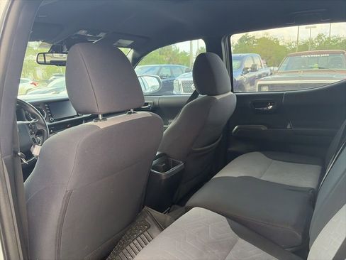 Used 2020 Toyota Tacoma TRD Sport w/ Technology Package image 10