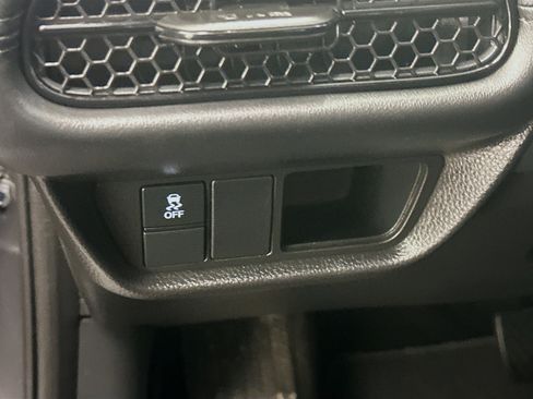 Used 2025 Honda HR-V LX image 17