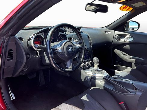 Used 2014 Nissan 370Z Coupe image 11